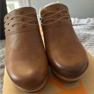 Ladies Korks Heeled Clog size 8